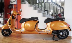 101210-Vespa-built-a-four-seater-Stretch-Scooter