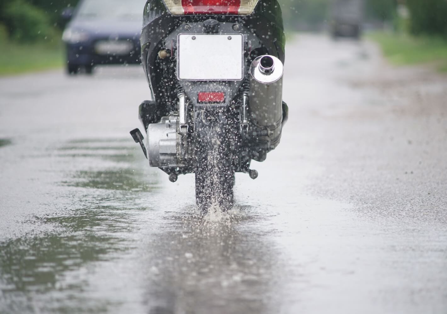 バイク乗りの雨対策｜失敗しないレインウェアの選び方を教えます。